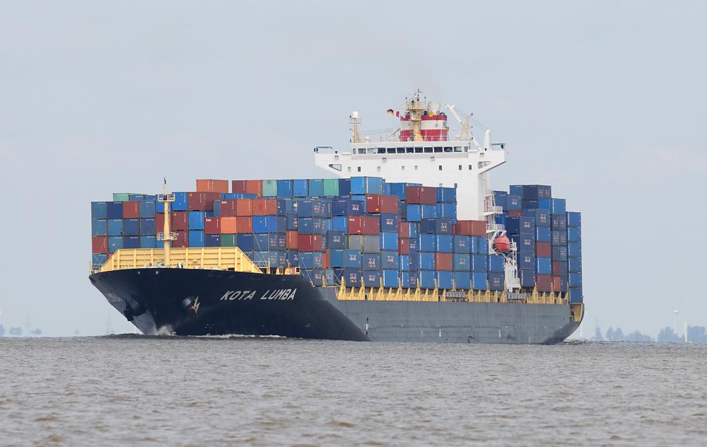 1047 Containerladung  auf dem Schiffsdeck  - Frachter KOTA LUMBA | Schiffsbilder Hamburger Hafen - Schiffsverkehr Elbe